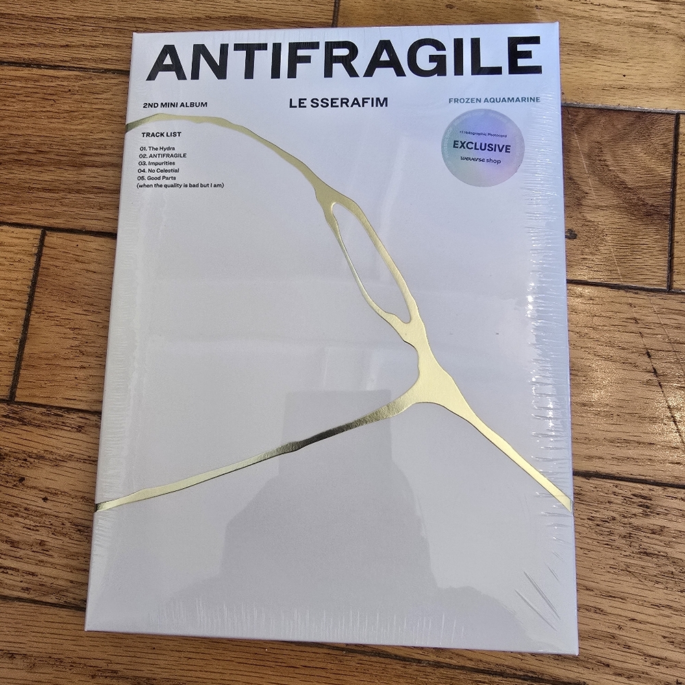 LE SSERAFIM Antifragile Album - Exclusive Edition BRAND New